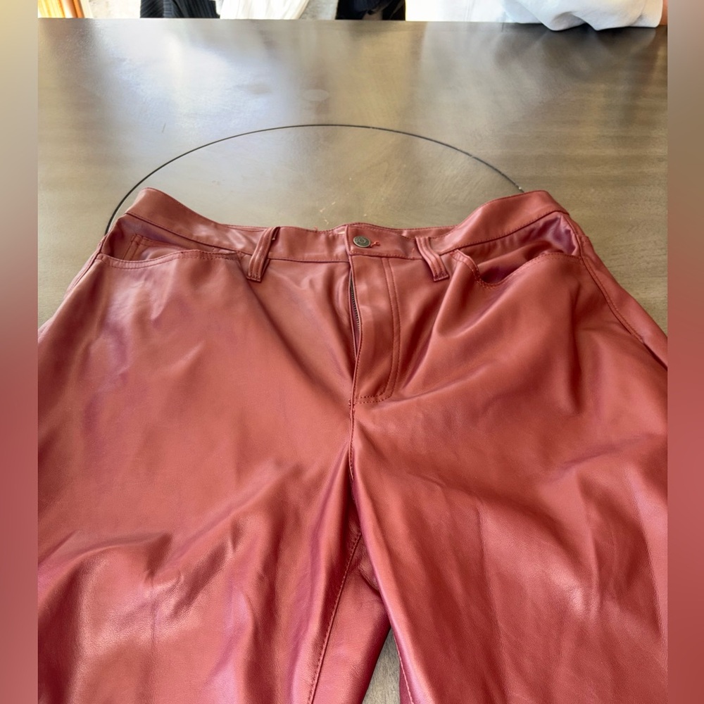 Faux leather pants size 32 - Picture 2 of 3